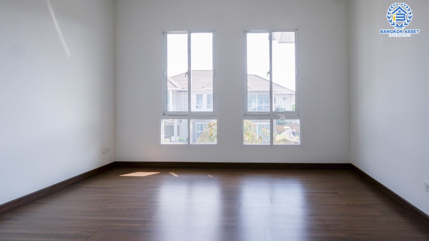 *****บ้านเดี่ยวมือสองย่านกรุงเทพฯ ม.ดีไลท์แอทซีน วัชรพล-จตุโชติ เนื้อที่กว้างขวางมากถึง 52.50 ตร.ว.  ฟังก์ชัน 3 ห้องนอน 3 ห้องน้ำ ที่จอดรถ 2 คัน บ้านตกแต่งสไตล์โมเดิร์น ภายในตกแต่งสวยเหมือนใหม่ บนทำเลใกล้ทางด่วนรามอินทรา-อาจณรงค์ ด่านจตุโชติ